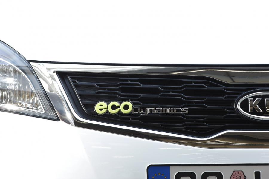  Kia cee&rsquo;d Hybrid 2010 года  (фото 25 из 33)